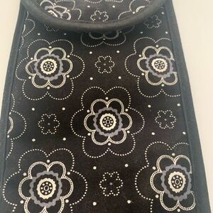 Thirty-One Black and White Floral Patterned Insulated Styling Tool Bag 15”